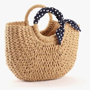 *NWOT* 
Handmade woven straw summer bag